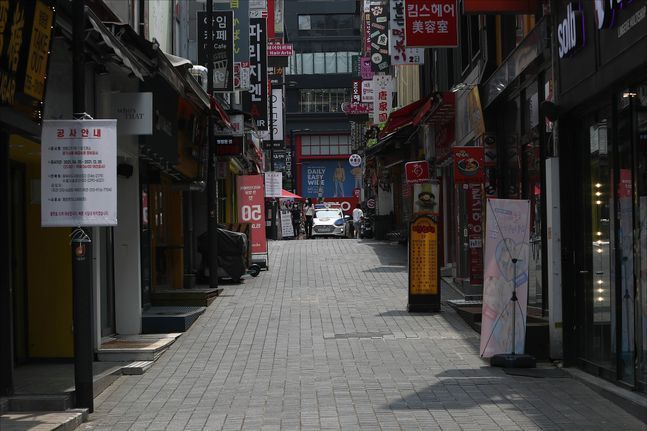 서울 중구 명동거리가 한산한 모습을 보이고 있다. ⓒ데일리안 홍금표 기자